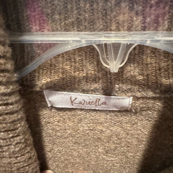 Kariella Golden Oak Cropped Cardigan - Picture 7 of 7